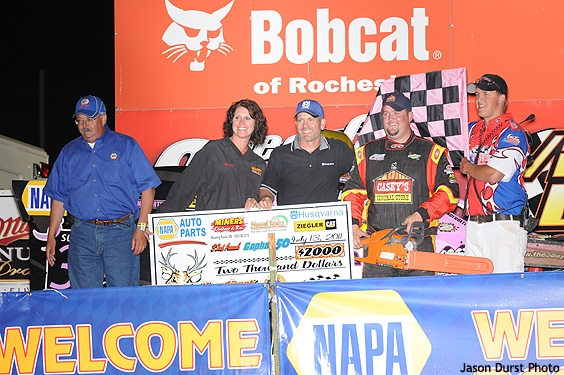 USMTS drivers, fans seeing pink as VanderBeek roars to victory at Deer Creek Speedway USMTS drivers, fans seeing pink as VanderBeek roars to victory at Deer Creek Speedway